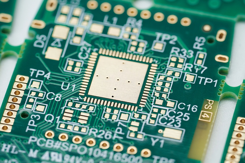 Ang mga PCB circuit board sa paligid ng bilog ng butas-butas o metal cladding ay ginagamit para sa kung ano