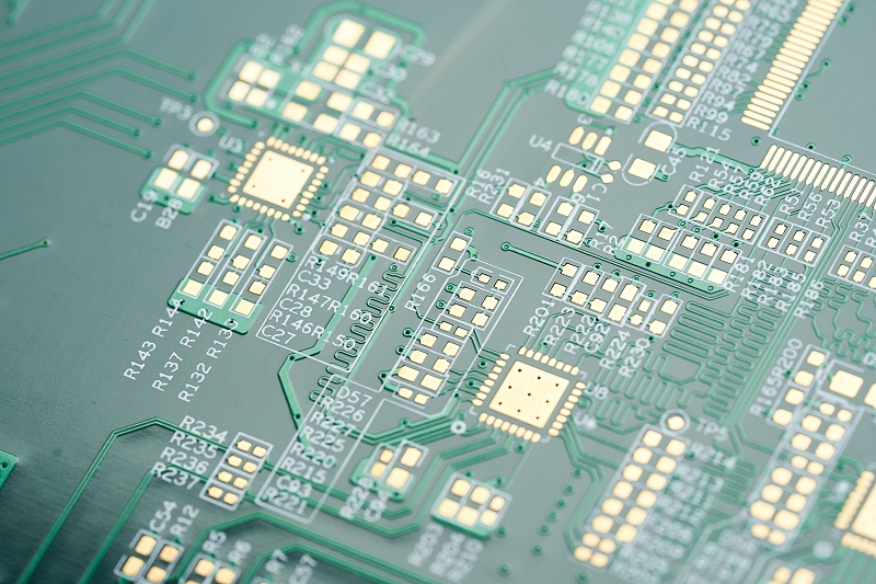 Sinasabi sa iyo ng mga tagagawa ng PCB kung paano makilala ang mga positibo at negatibong poste ng power supply ng circuit board?